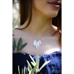 Five party leaves necklace