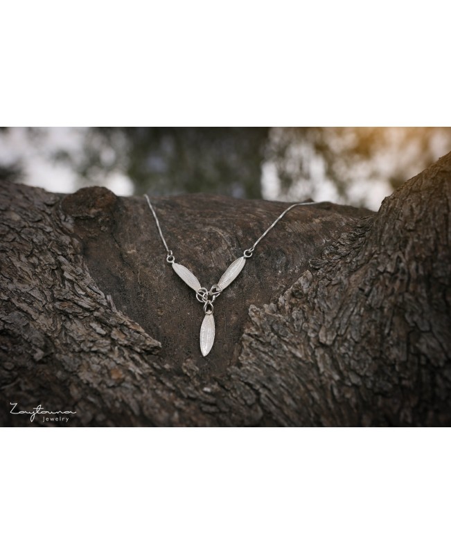 Trio Leaves necklace