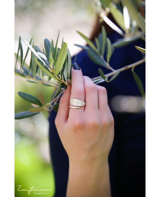 Single leaf Ring