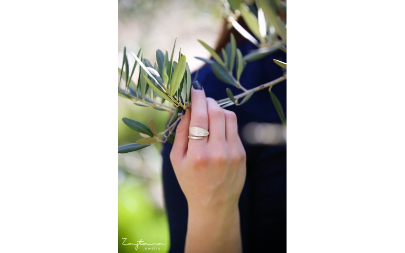 Single leaf Ring